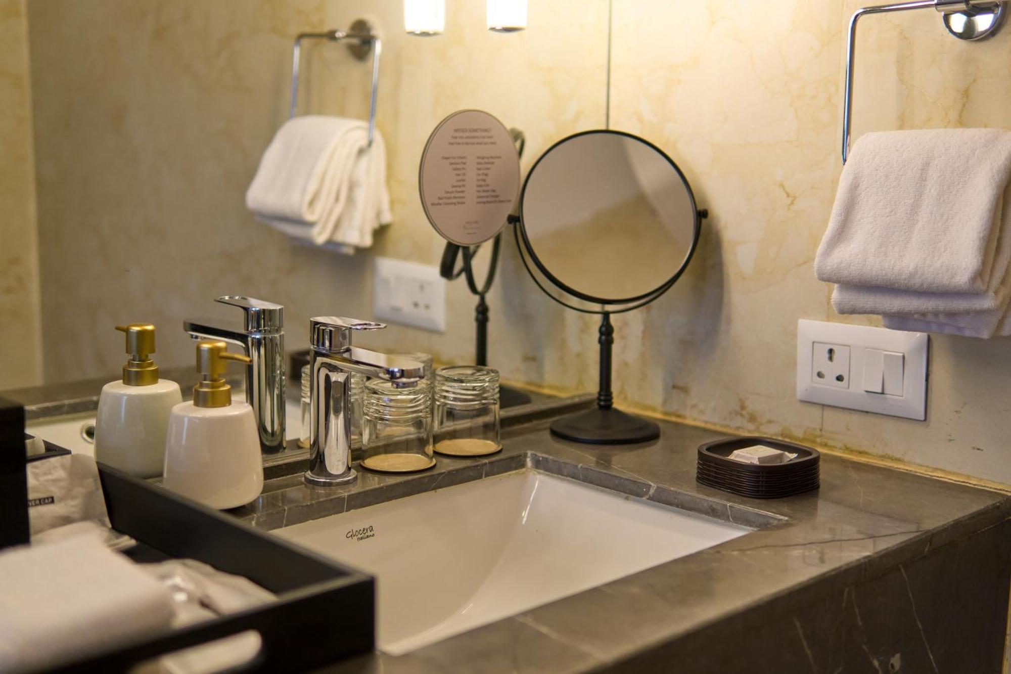 Shulem Boutique Hotel ดิมาปูร์ ภายนอก รูปภาพ